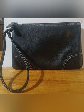 EUC Levenger Vintage Leather Wristlet